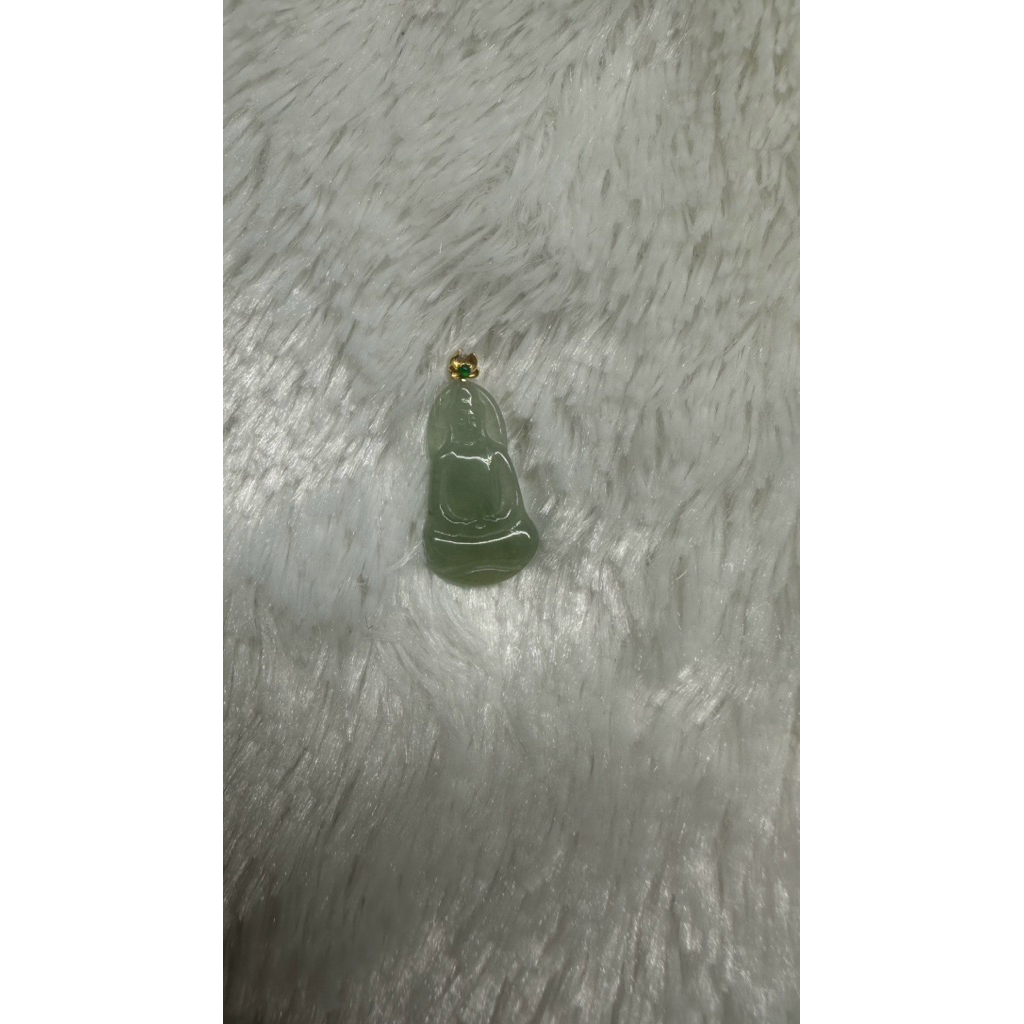 Liontin Giok Kwan Im Pendant Jadeite jade