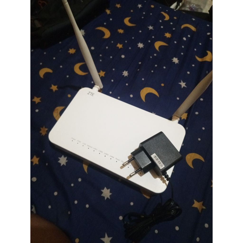 1pcs router V3 f609 port biru minus rusak matot,dan nyala power