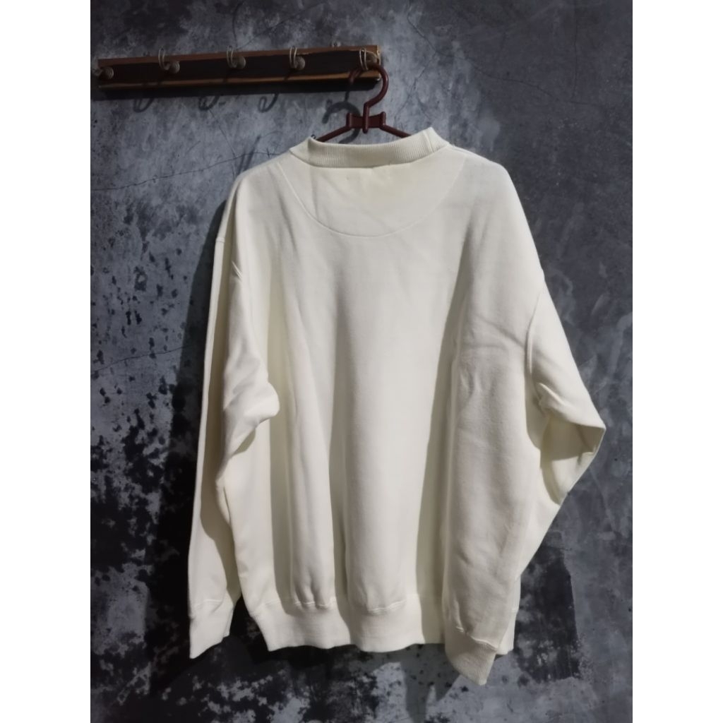 sweater crewneck putih polos