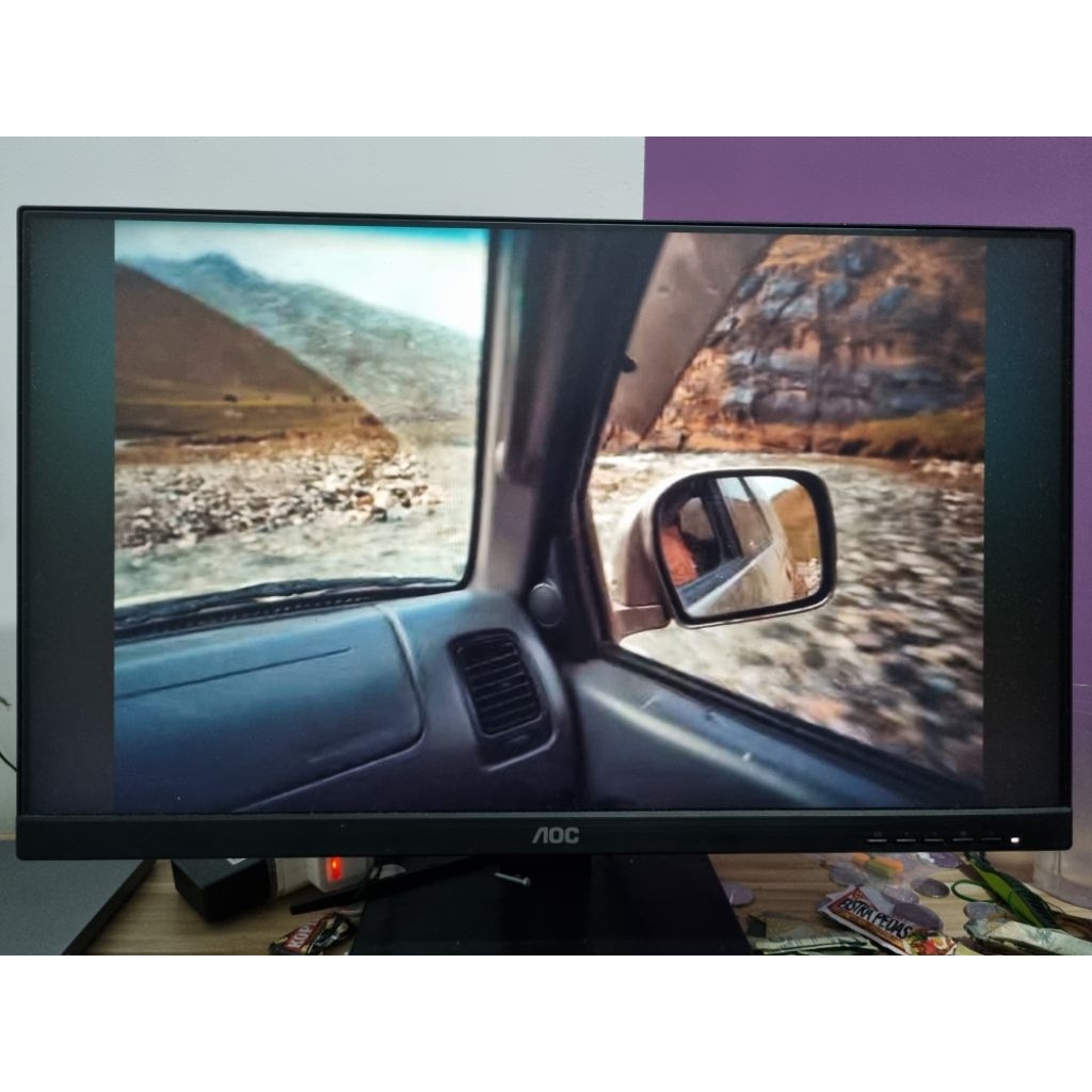 AOC q24p2c Monitor 2k bisa charge usb-c