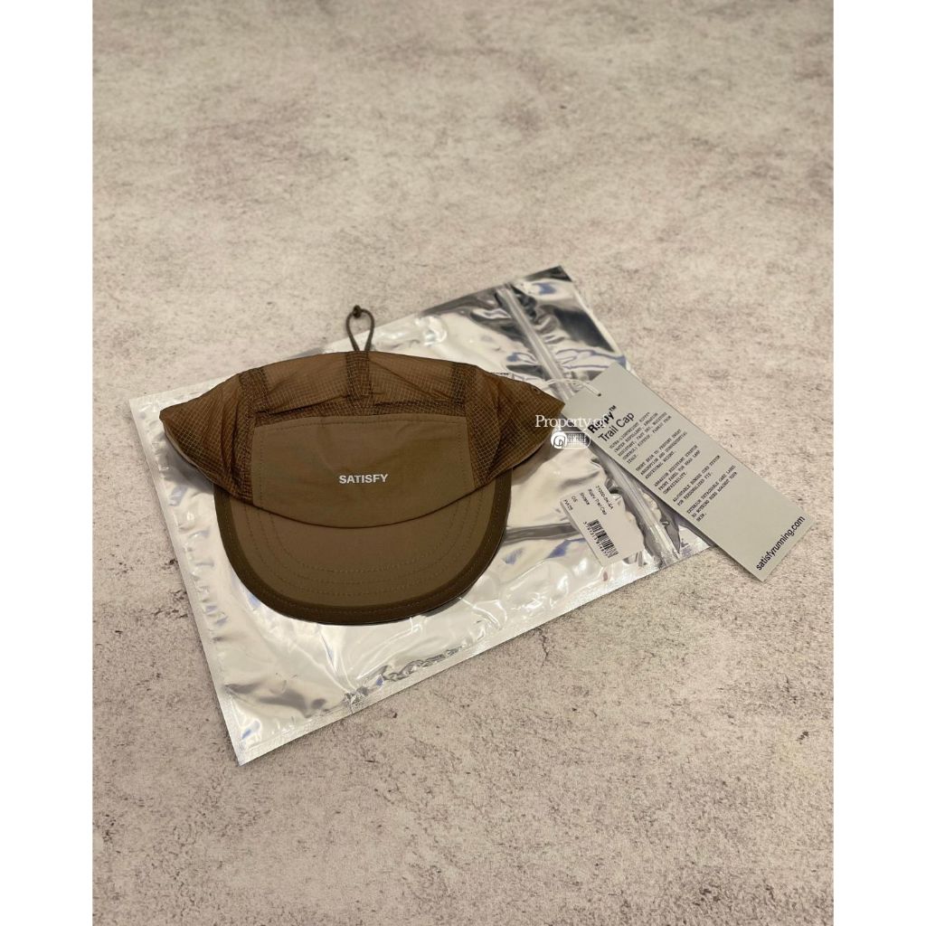 SATISFY RUNNING RIPPY TRAIL CAP (topi lari satisfy)