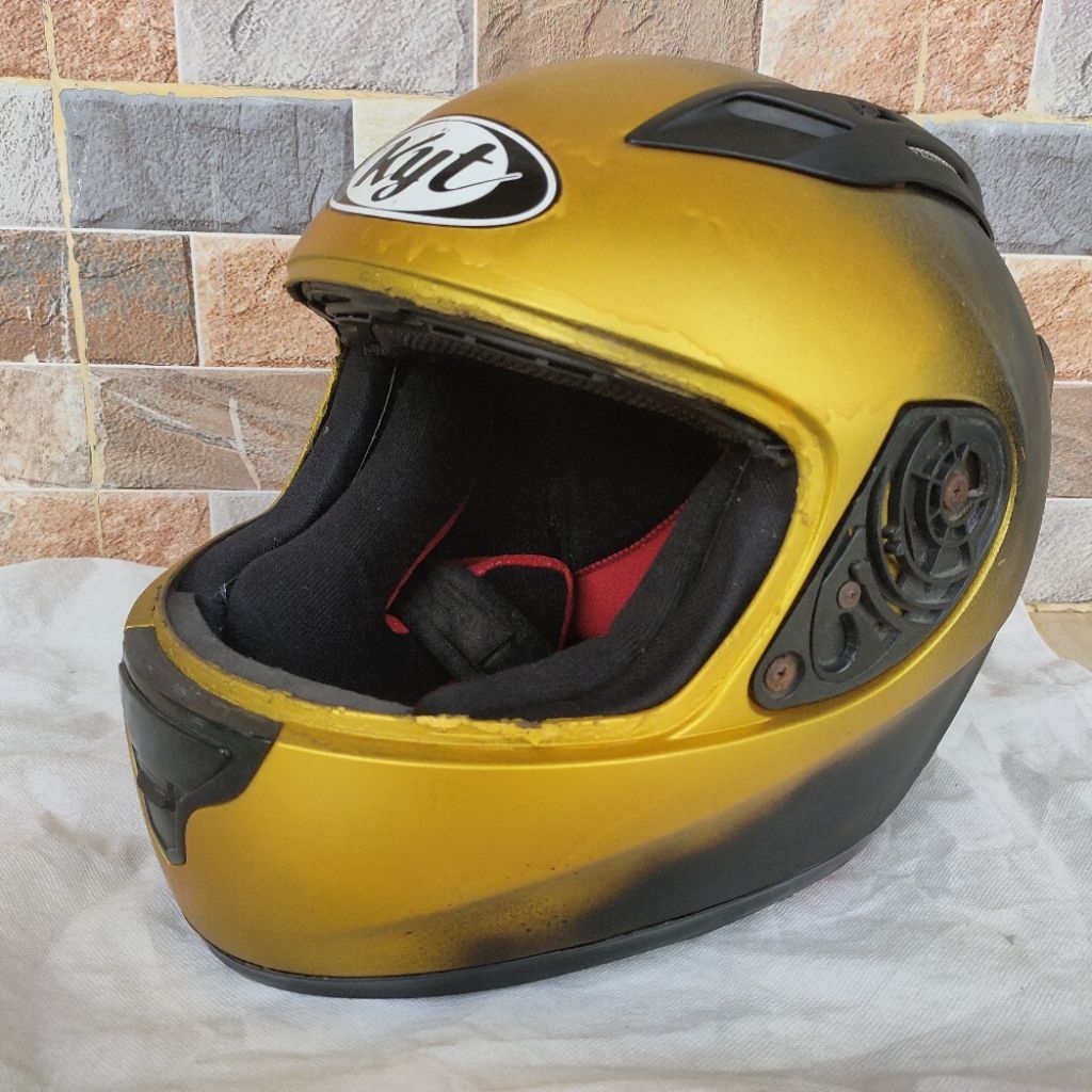 Helm Bahan Kyt rc7 second