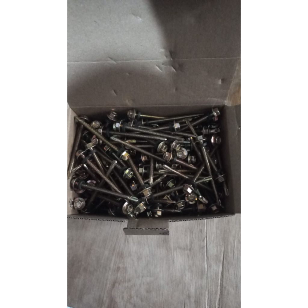 sekrup baja ringan. baut baja ringan