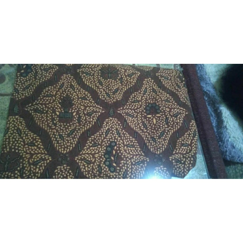 Jarik Coklat dan Putih Parang