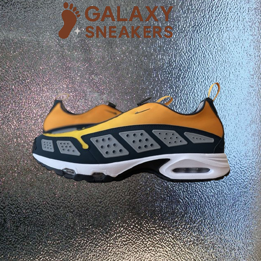 Sneakers / Authentic / unisex / Nike Air Max Sunder Womens CANYON GOLD