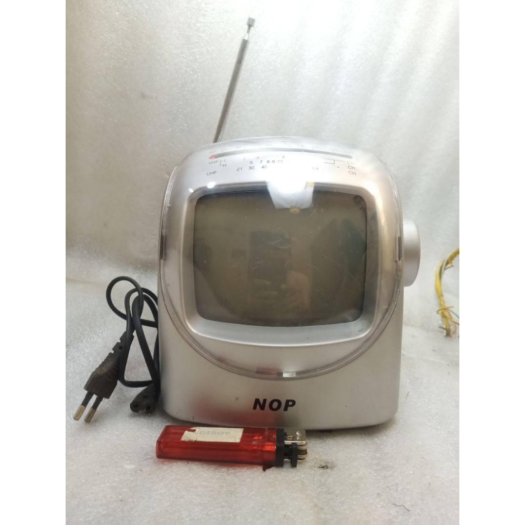 TV MINI VINTAGE HITAM PUTIH 5.5 INCH/TV KECIL JADUL/KOLEKSI/BARANG jadul kelahiran 90an/koleksi unik