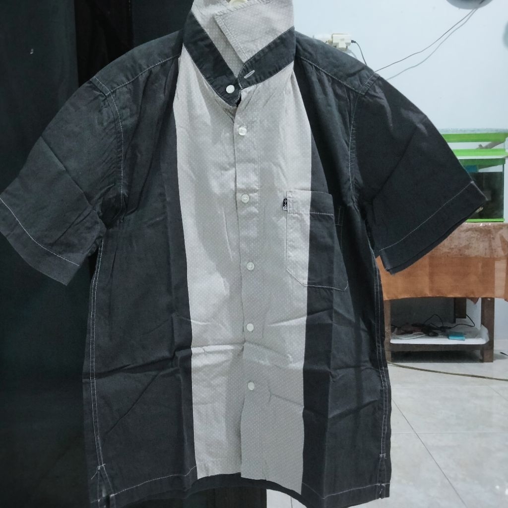 KEMEJA LENGAN PENDEK DIXMONT