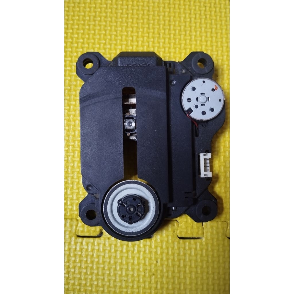 mekanik dvd polytron bb2312h kondisi belum di tes