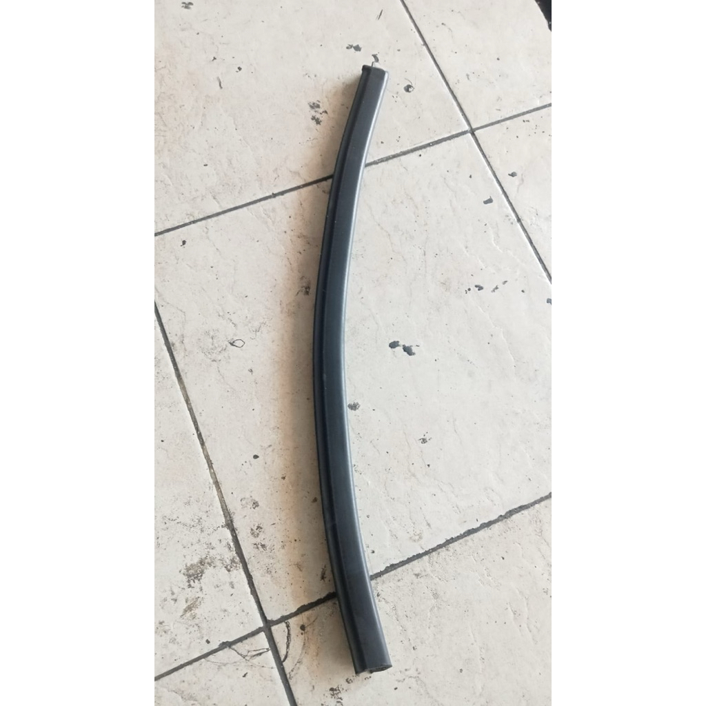 Karet Pintu Belakang BMW E36