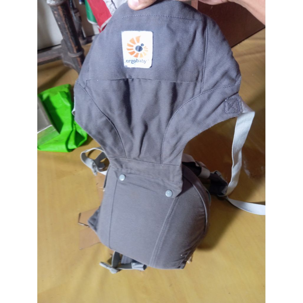 gendongan bayi merk ergo baby