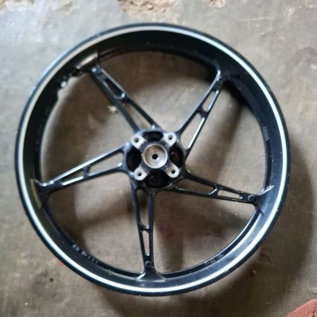 velg depan jupiter z1
