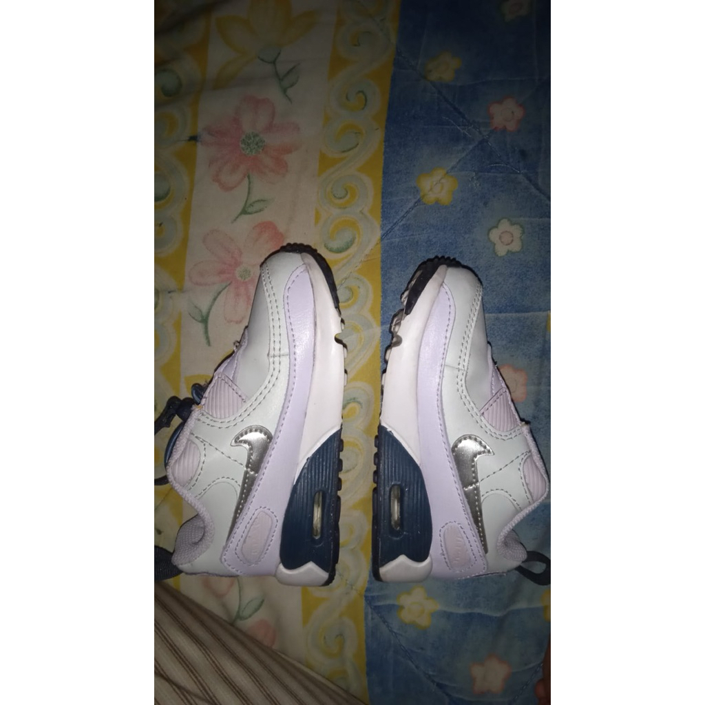 Preloved sepatu anak nike air ori size 5