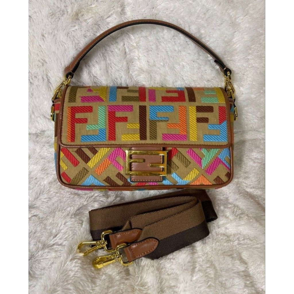 Tas Preloved Second Fendoi Fendi* Baguette Multicolour