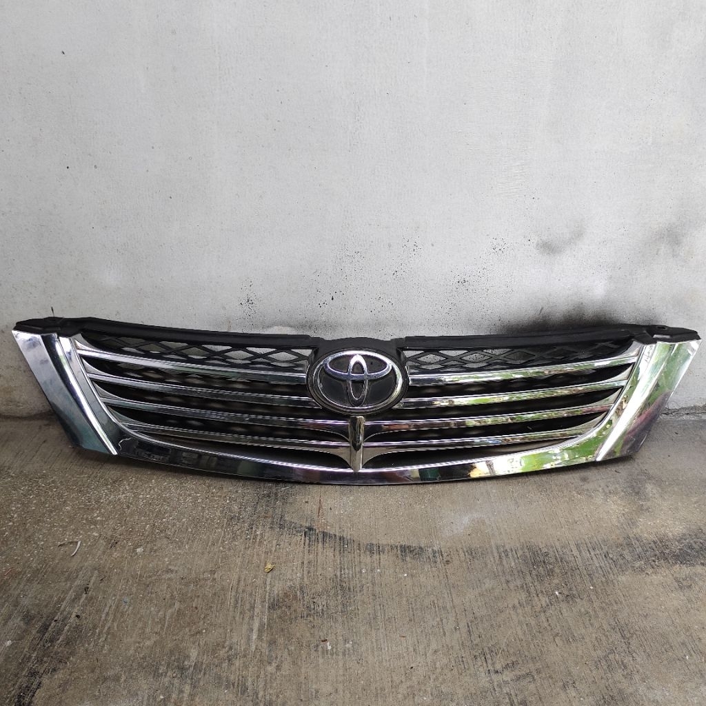 Grill Toyota Innova lama 2005-2008 Model Camry Original