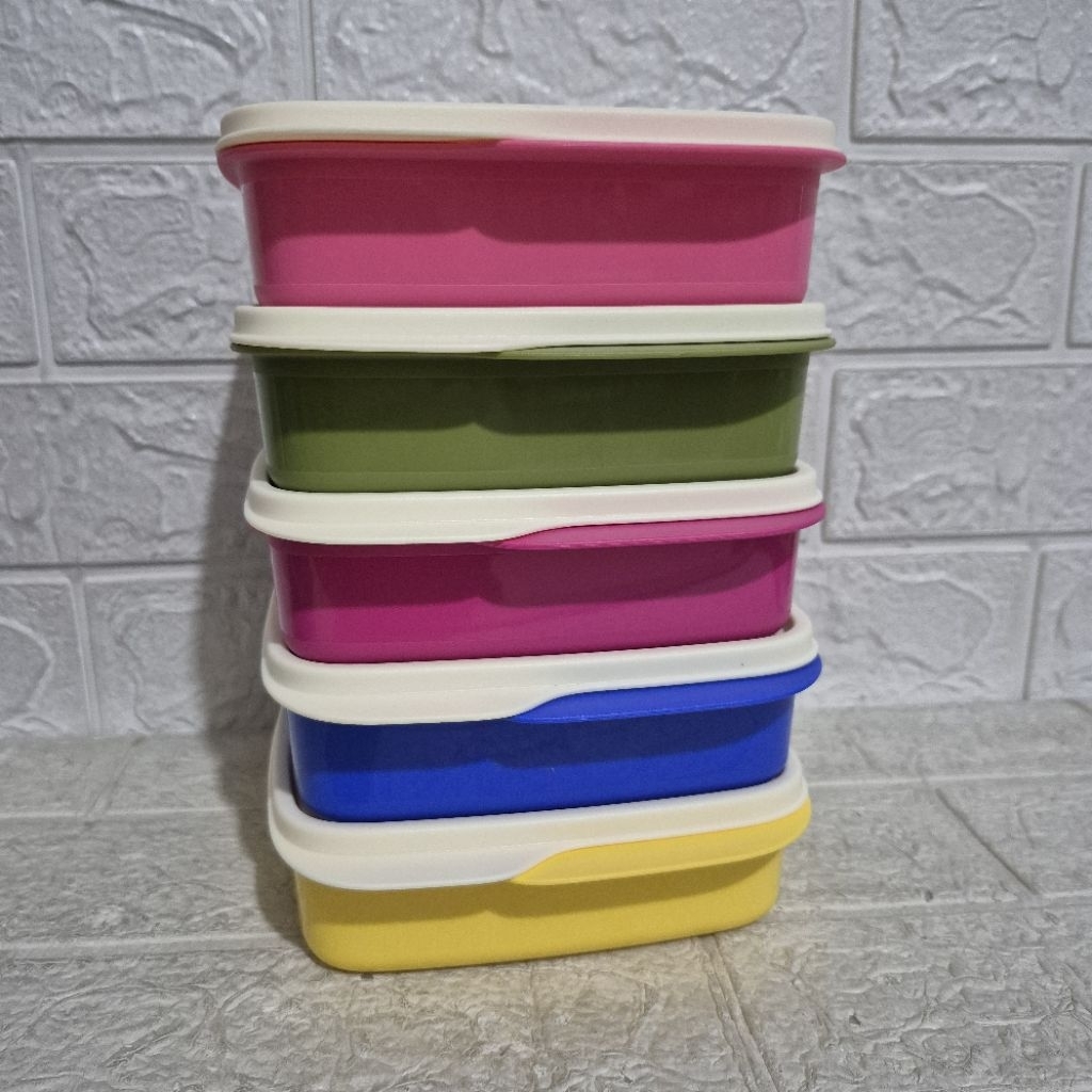 Lolytup tupperware tempat makan sekat
