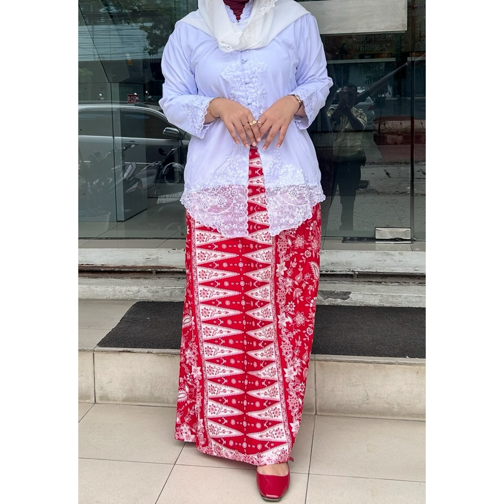 Kebaya merah putih