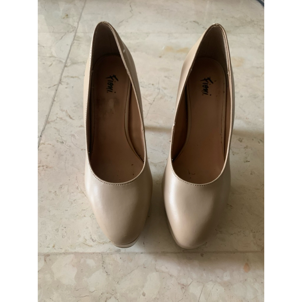 Fioni Nude Pump Heels