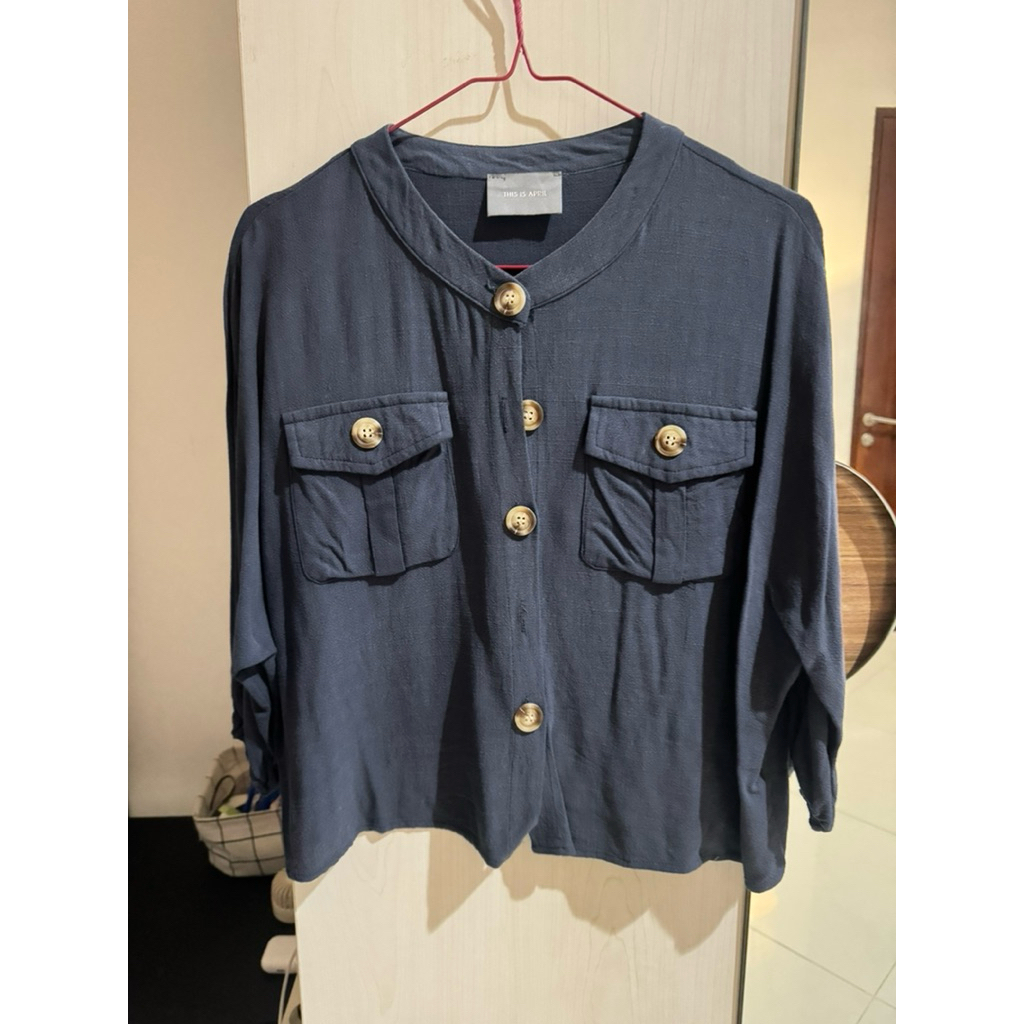 PRELOVED KEMEJA THIS IS APRIL