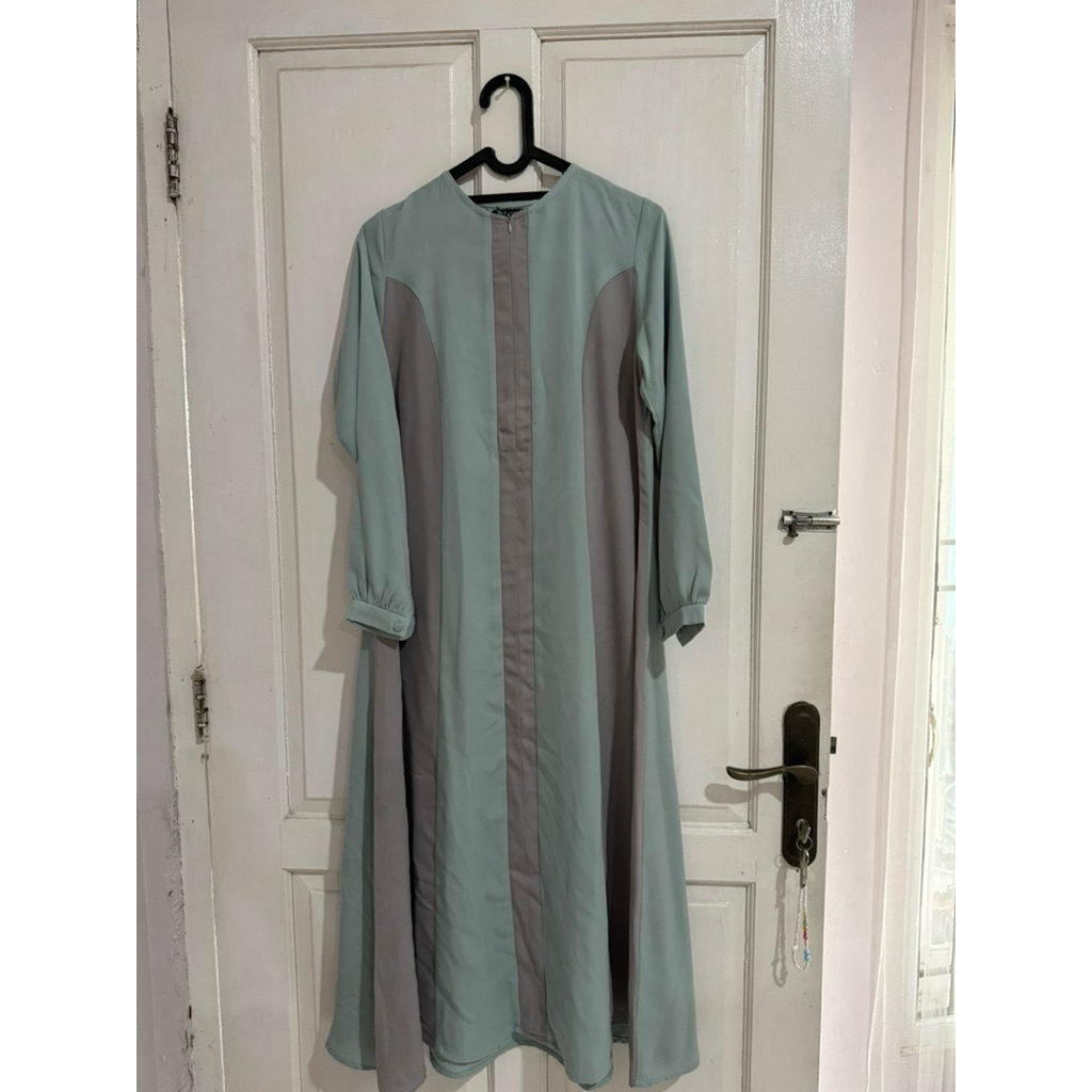 gamis preloved by rumaysha hijab warna baby blue lavender size S