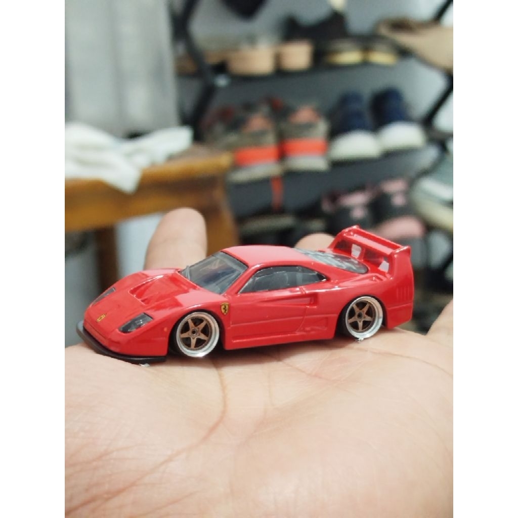 Hotwheels loose ferrari f40 custom swap wheels