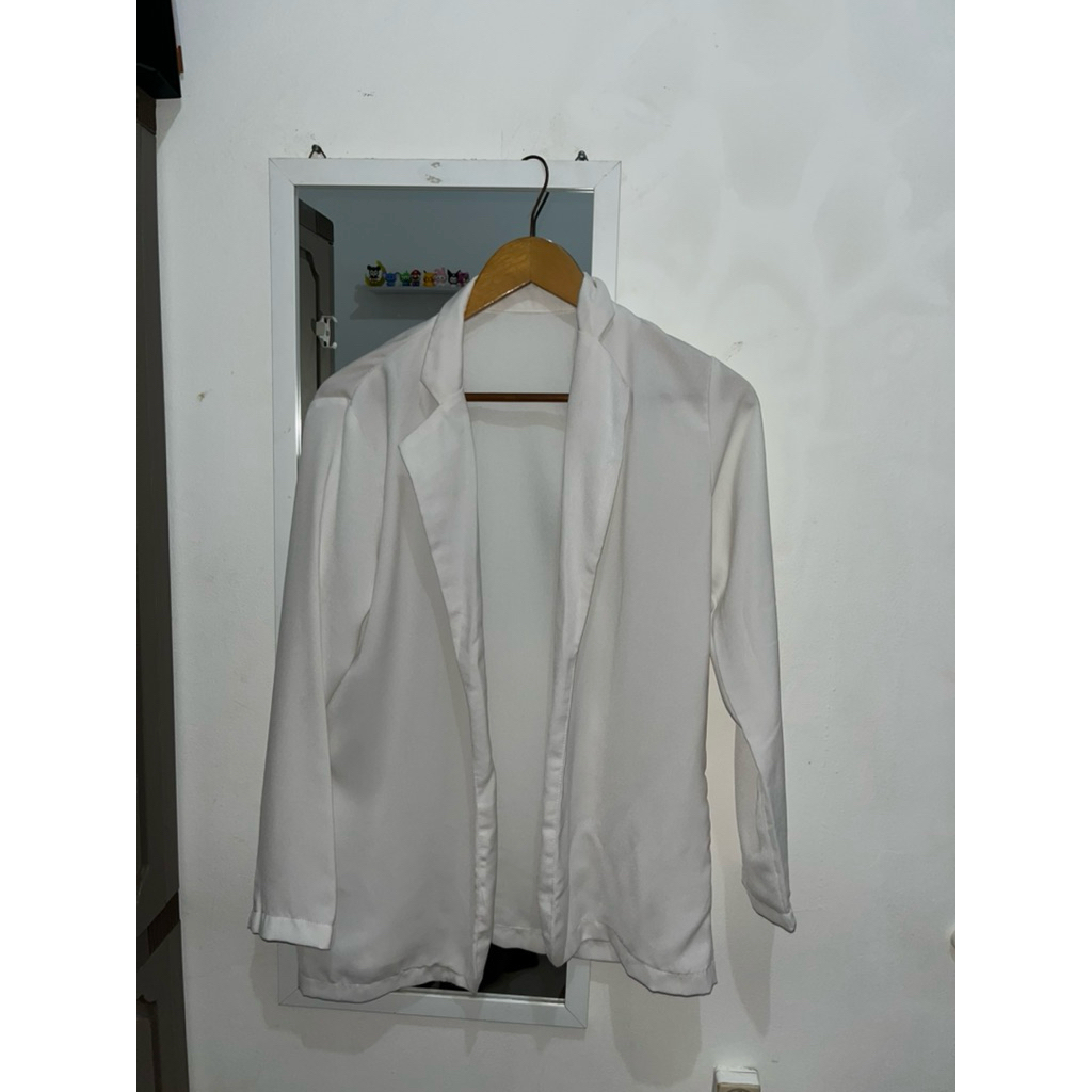 preloved blazer putih (sivali factory)