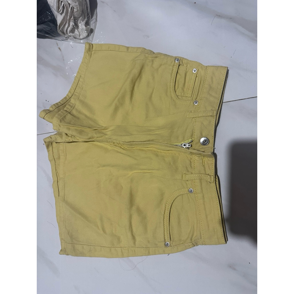 celana pendek H&M wanita preloved