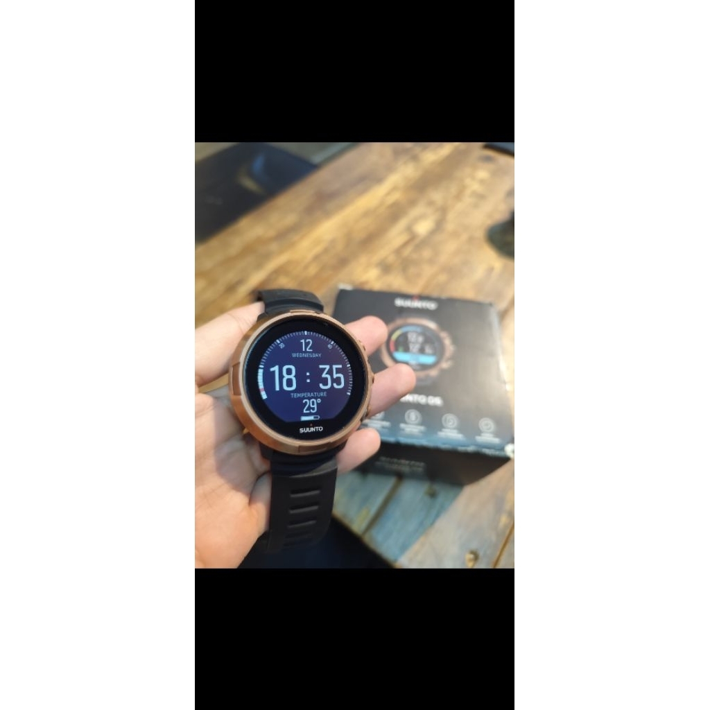 jam suunto D5