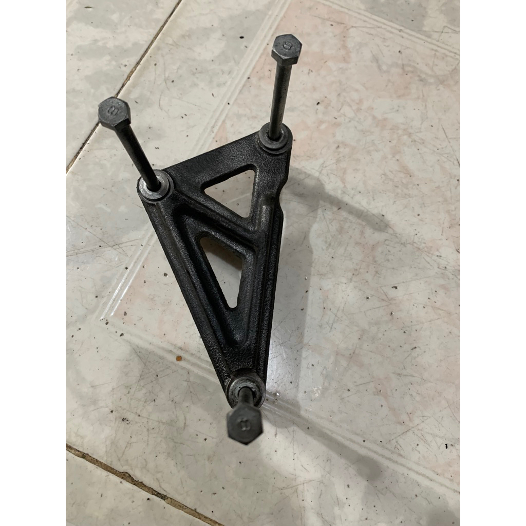 braket kompresor ac avanza lama dudukan kompresor ac avanza lama ORI COPOTAN