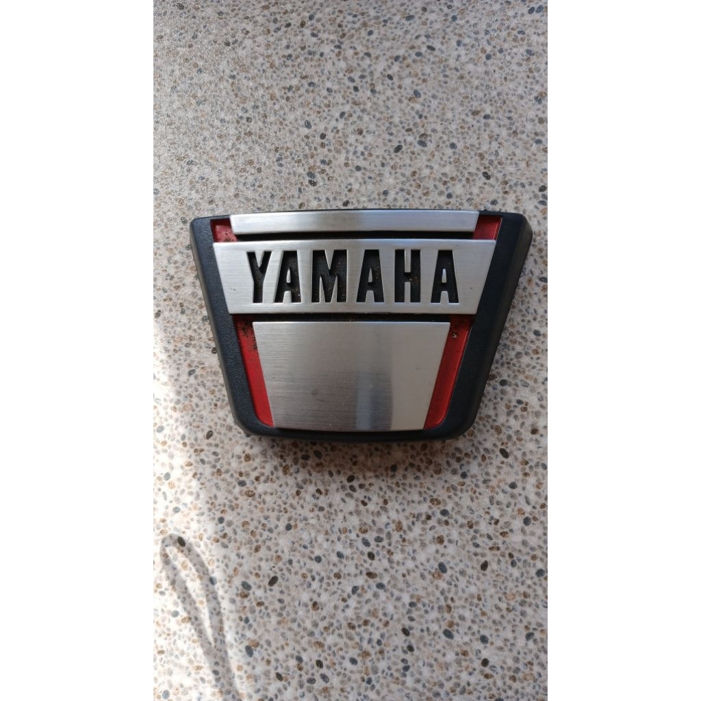 Emblem dasi force 1 NOS