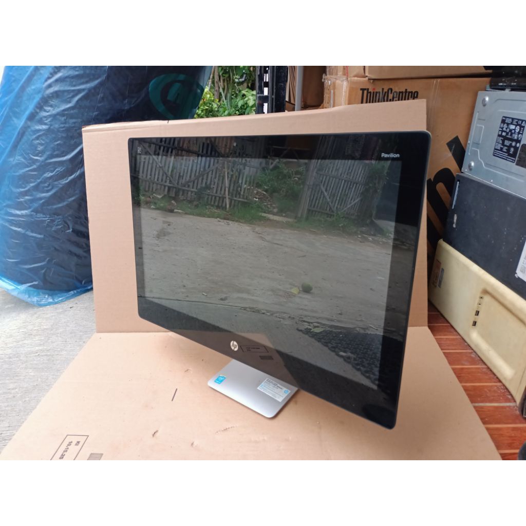 PC All in One HP Pavilion 23 Core i5 4460T Ram 8GB HDD 1TB 23Inchi Double VGA Second Bagus