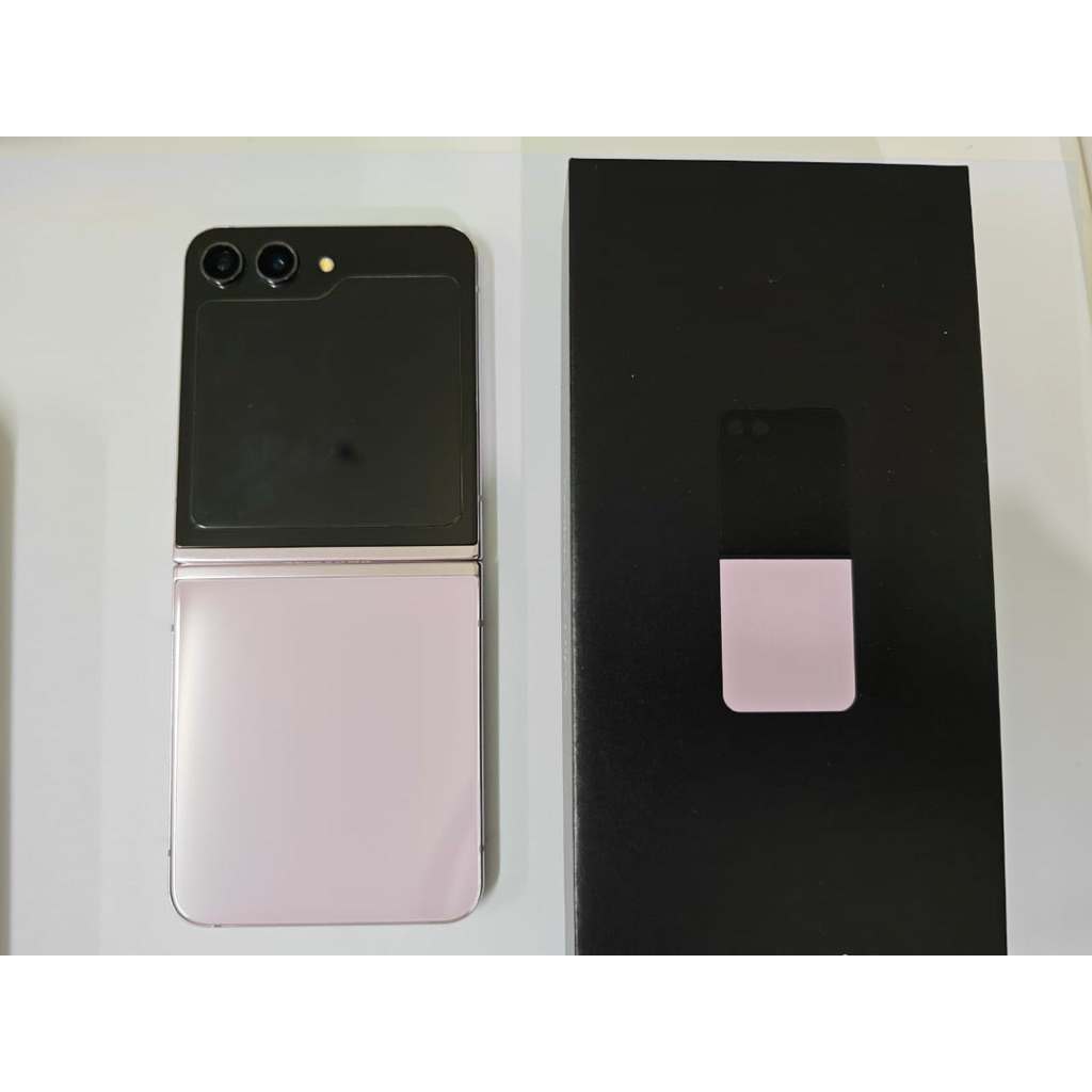 HP Samsung DO RA MI / CHA MU HEE ( can this love be translated? )-Galaxy Z Flip 5 lavender 512GB sec