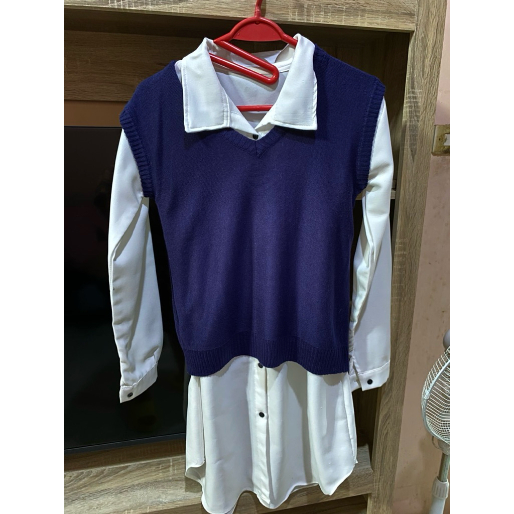 kemeja tunik putih dan vest sepasang