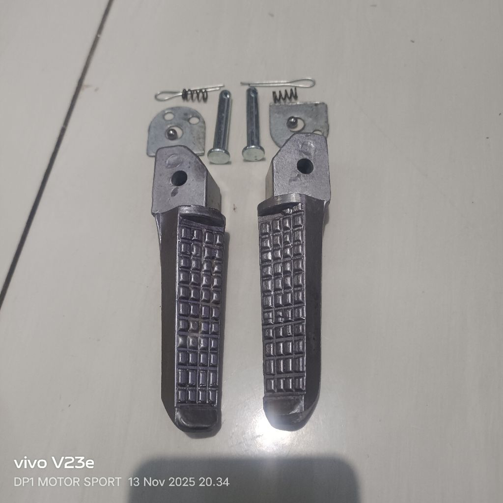 FOOT STEP FOOTSTEP POSTEP PIJAKAN KAKI BELAKANG CB 150 R OLD NEW CBR150 SUPRA GTR DLL
