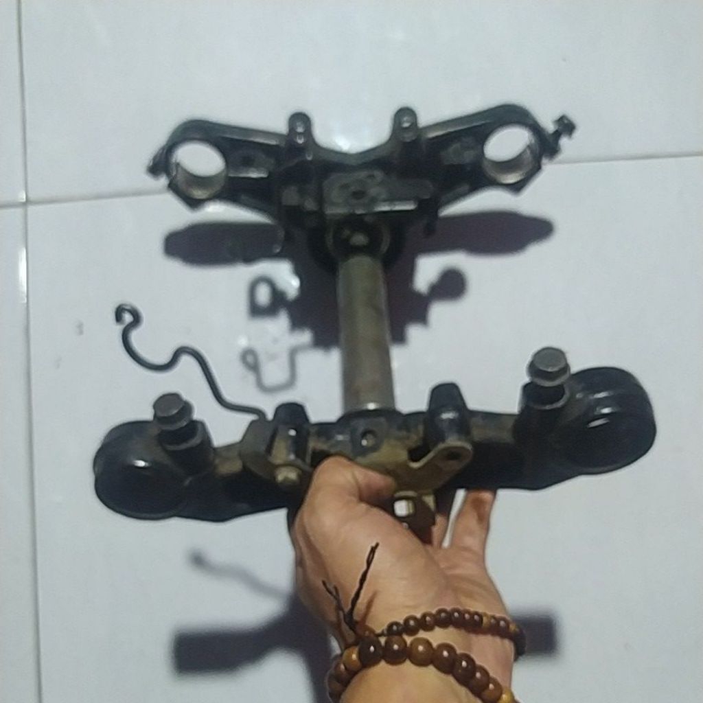 Segitiga set atas bawah Honda CBR 150r LED facelift original