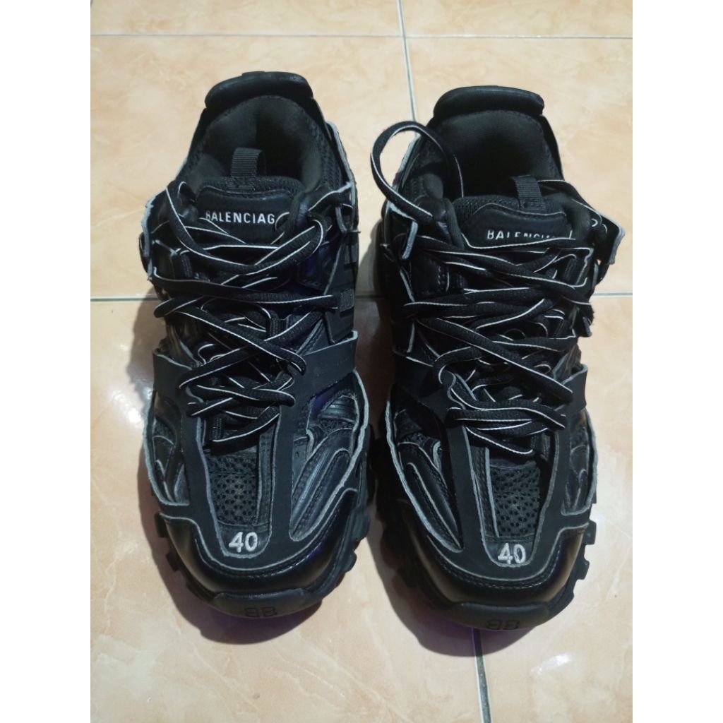 Sepatu second Balenciaga Track Trainers Triple Black Size 40