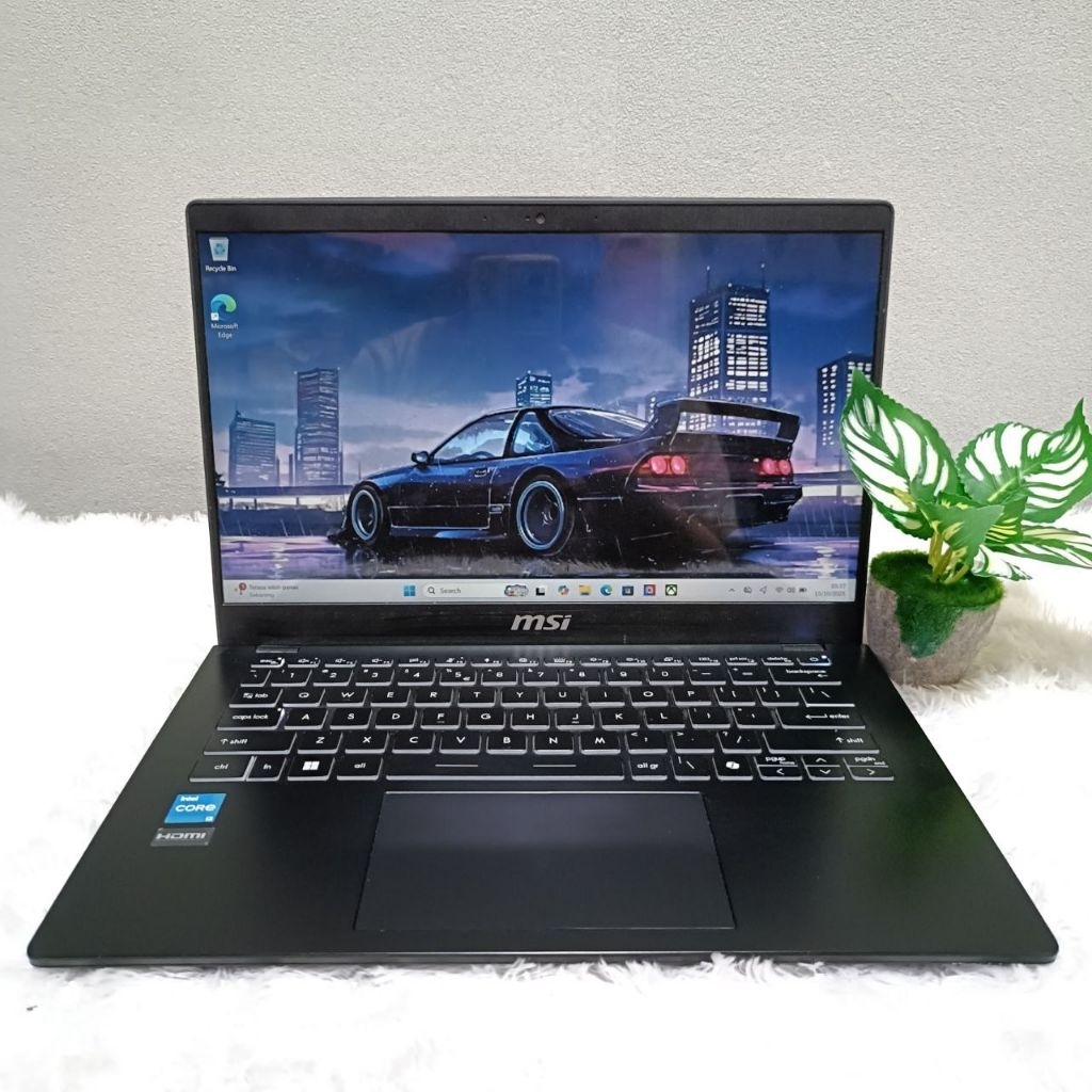 LAPTOP MSI MODERN 14 INTEL CORE I3 1215U RAM 8GB SSD 256GB LAYAR 14.0 FHD GARANSI RESMI BLACK