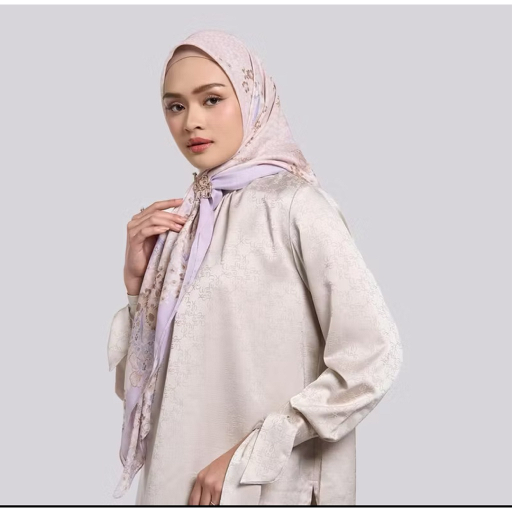 Scarf Kamiidea NWT