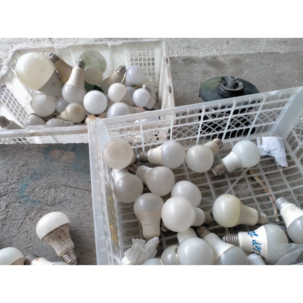 lampu led philips off