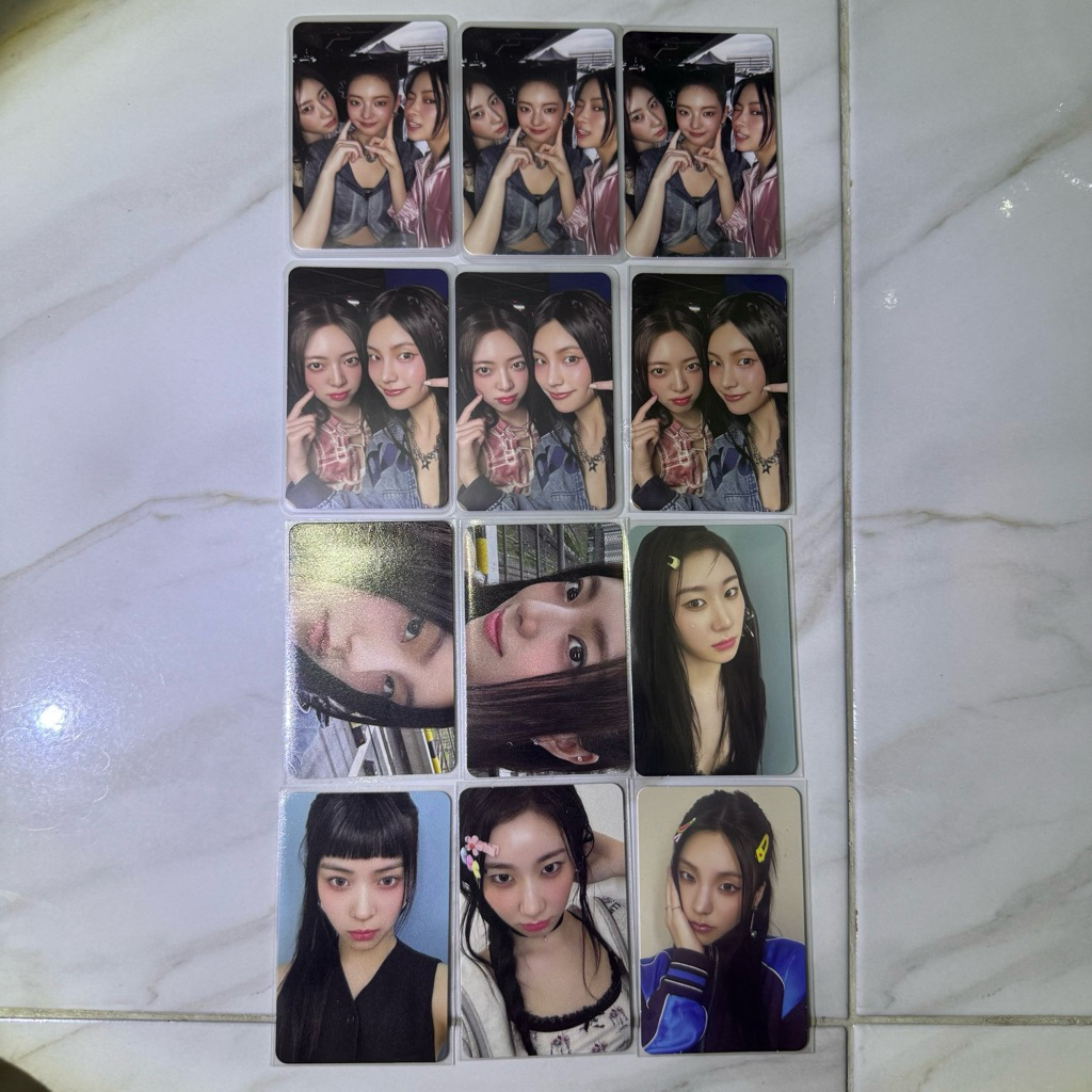 Official Photocard PC Yeji Chaeryeong Lia Yuna Ryujin ITZY GOLD PC ALBUM