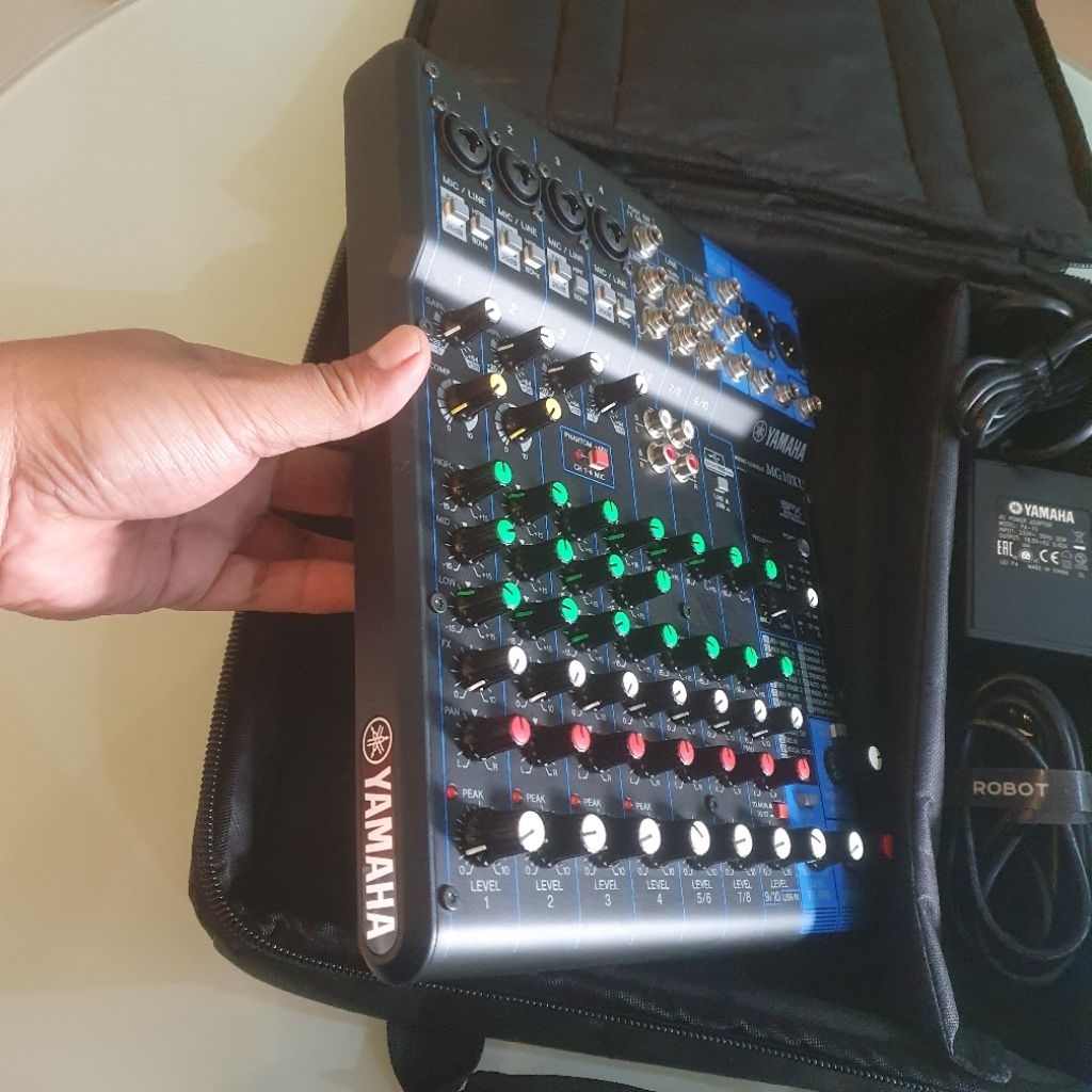 Mixer Audio Yamaha MG10XU & Yamaha MG12XU Second Very Good Condition ( Paket Bundling 2 mixer) Origi