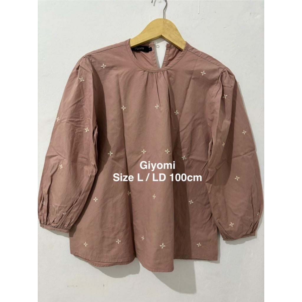 PRELOVED Giyomi Nyonya Nursing Wear Baju Dewasa Good Condition