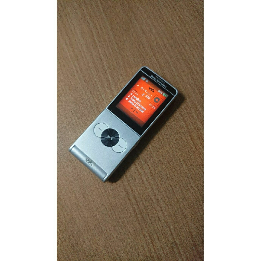 Sony ericsson W350, Walkman slim mirip Ipod, Sony ericsson W302 W880 W890