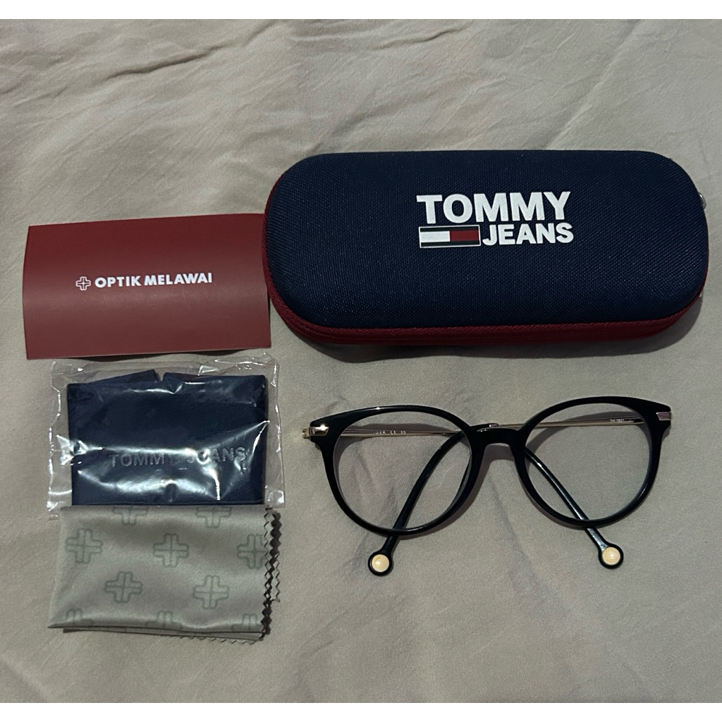 Kacamata Tommy Hilfiger