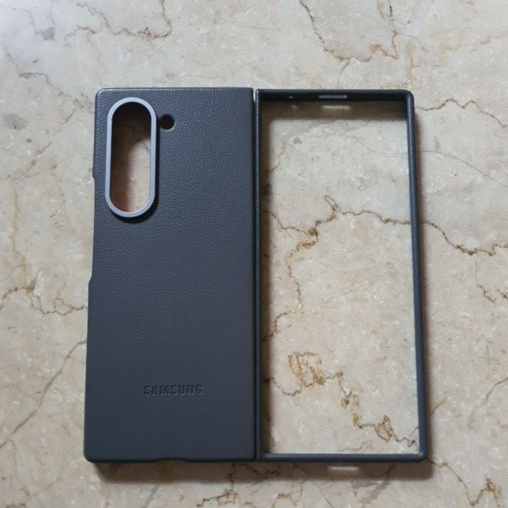 Case original Kindsuit Samsung Fold 6 second like new