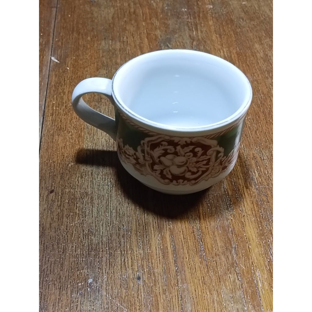 Cangkir keramik motif vintage