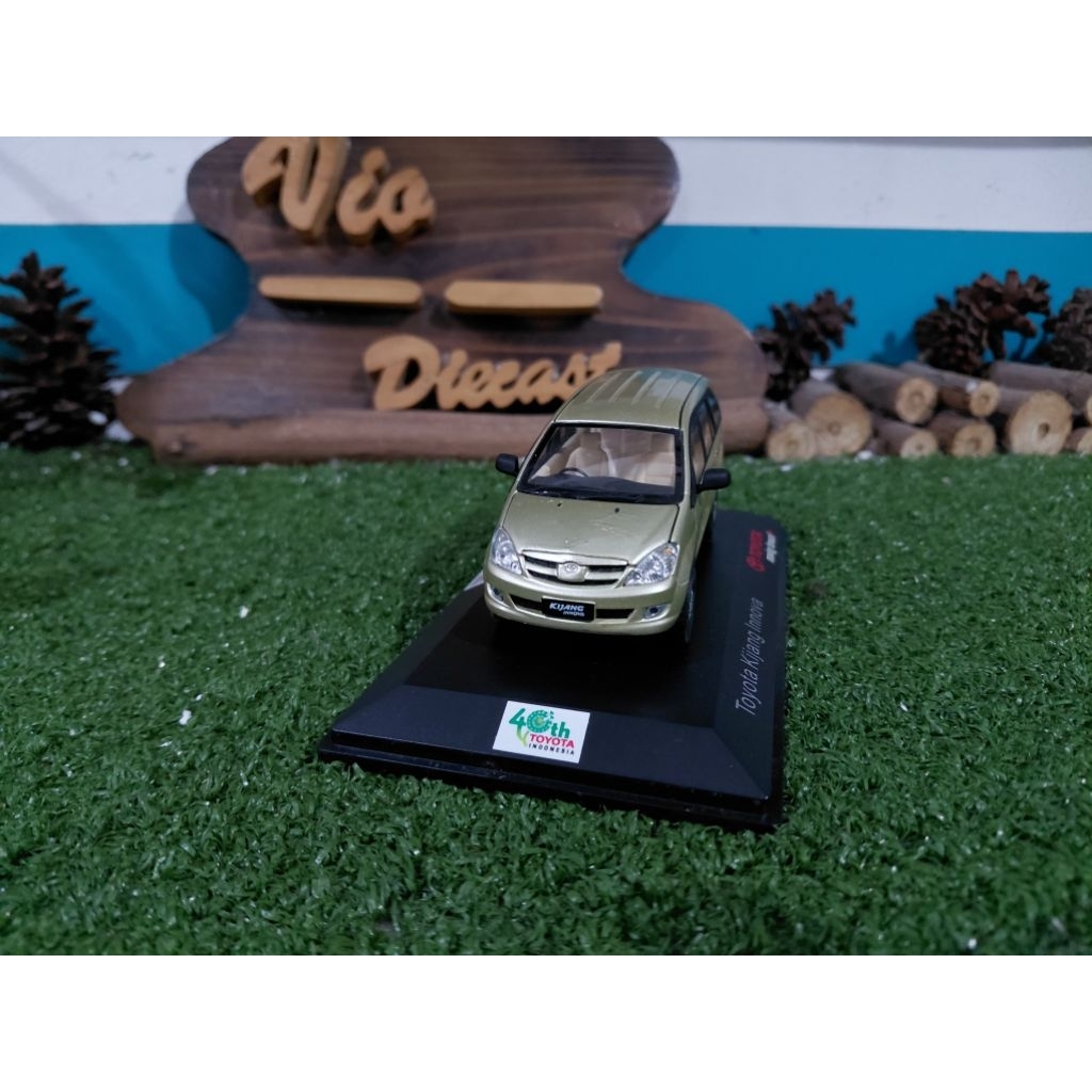 Diecast Miniatur Toyota Innova old skala 1:43