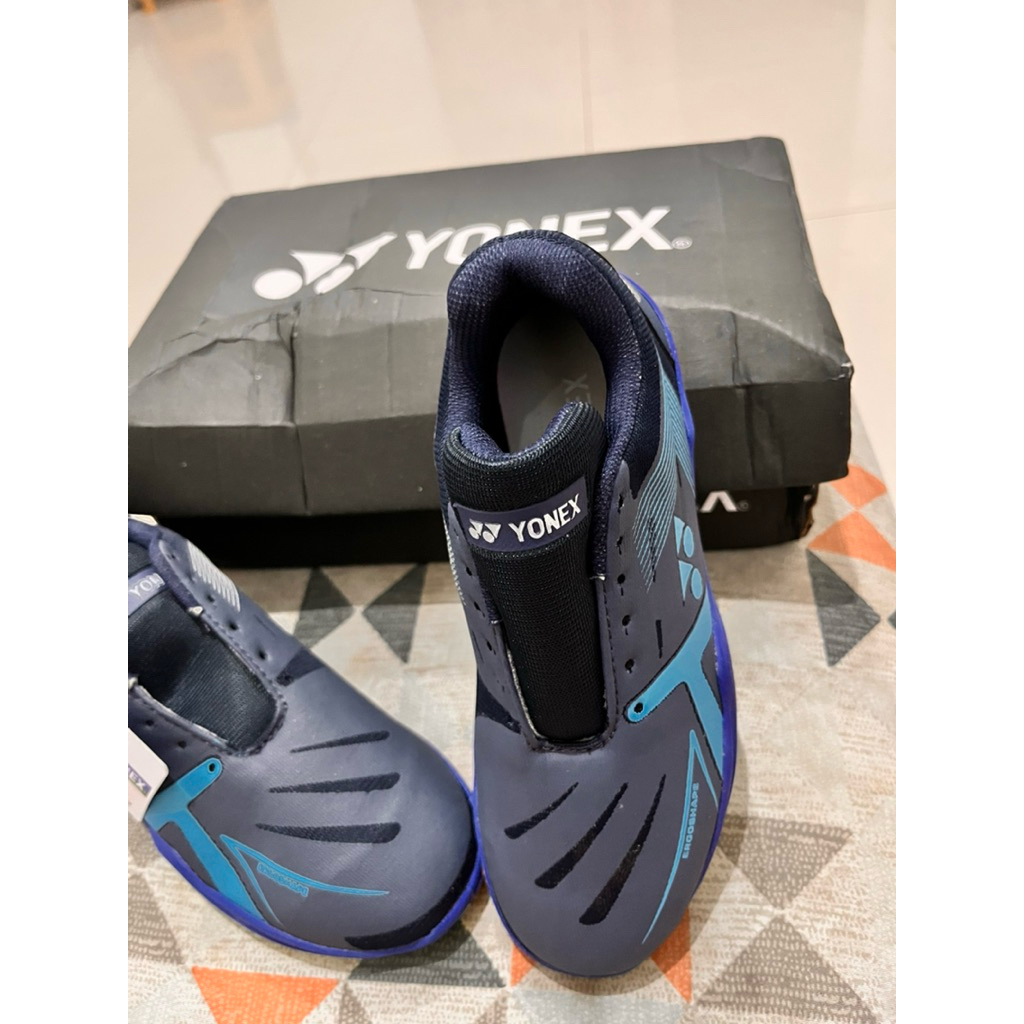 NEW SEPATU YONEX BADMINTON ANAK