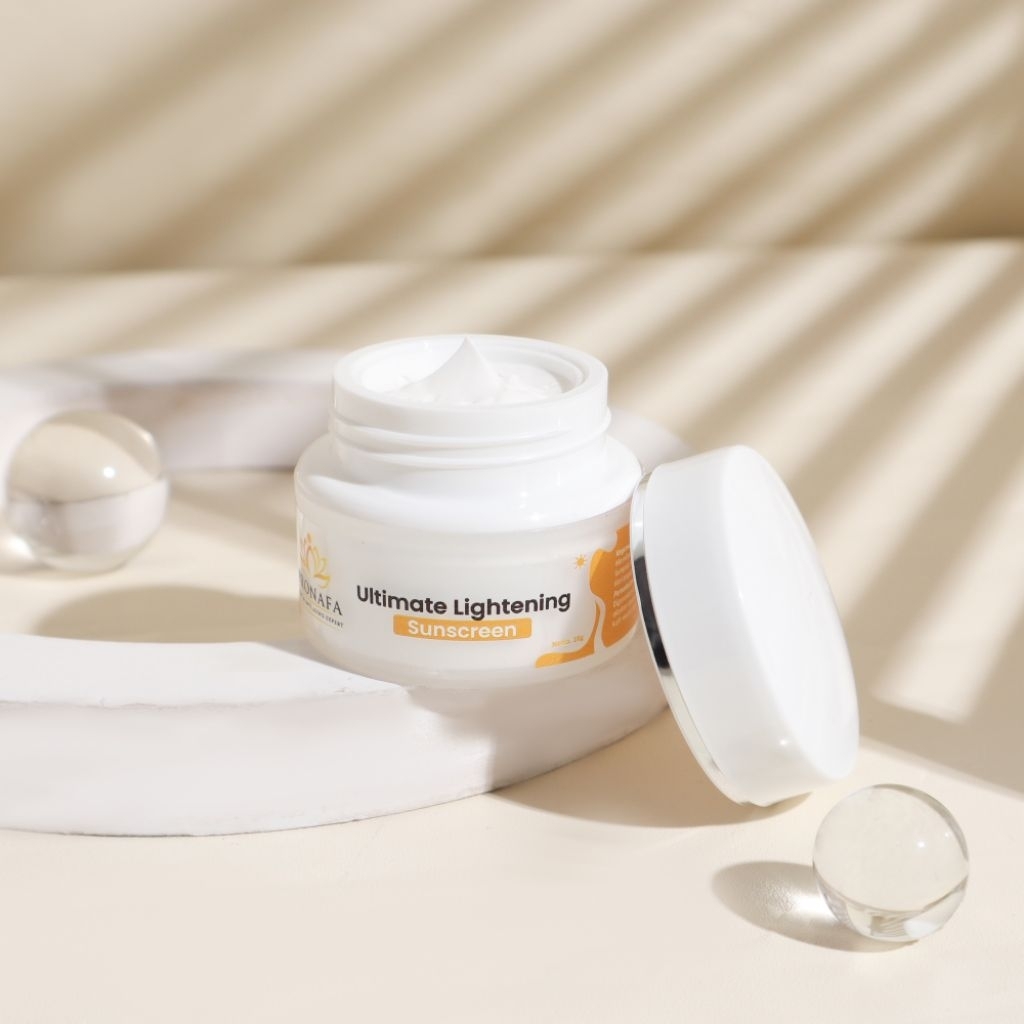 Ultimate lightening sunscreen pronafa skincare spf 50 day cream dan tabir surya perlindungan kukit w