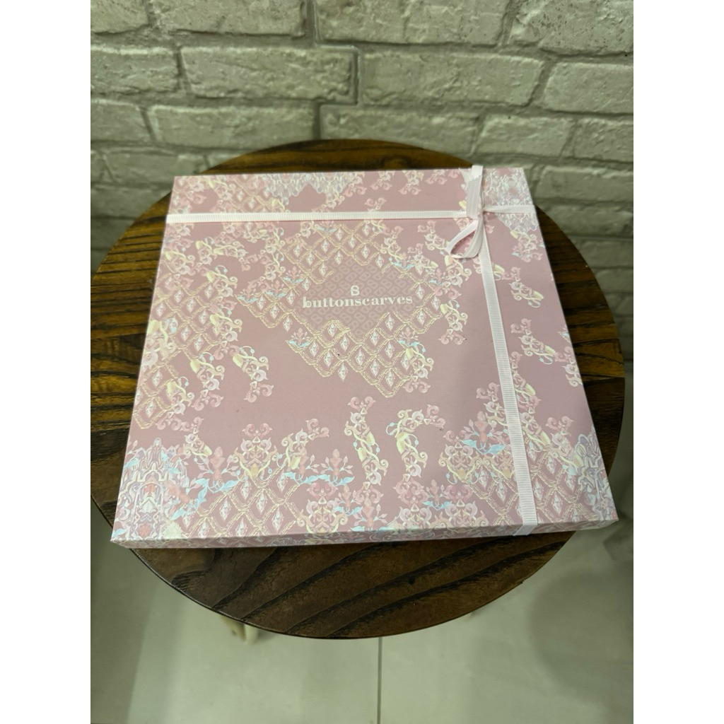 Buttonscraves The Granada Pleated Shawl