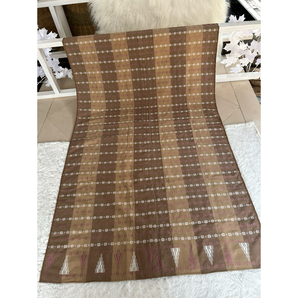 kain tenun songket Lombok Tengah